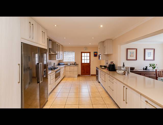 4 BEDROOM FREESTANDING FOR SALE IN BOSKRUIN